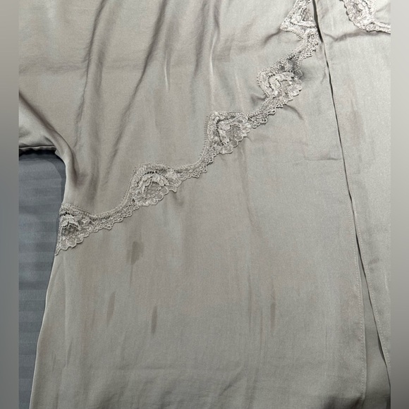 Victoria's Secret: Women’s Open Kimono- Size XS - Picture 6 of 7